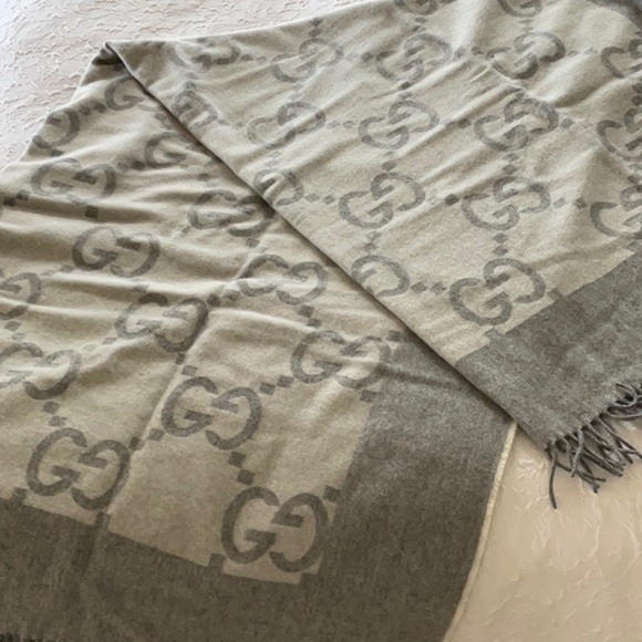 NEW AUTH GUCCI GG logo grey luxury throw blanket monogram fringe 72”x 54” - Picture 9 of 12